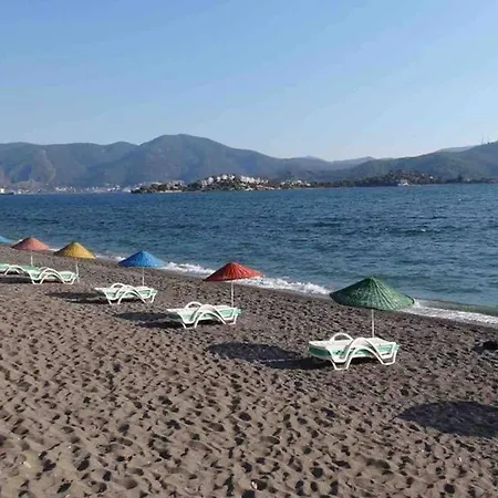 On The Chalish Beach Apartment